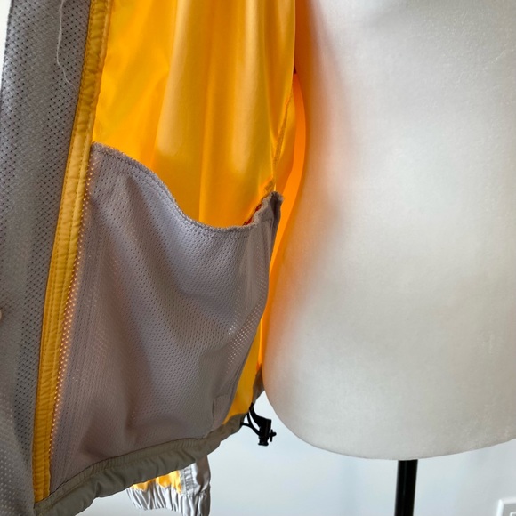 Vintage Windbreaker | NORTH FACE - Picture 8 of 16